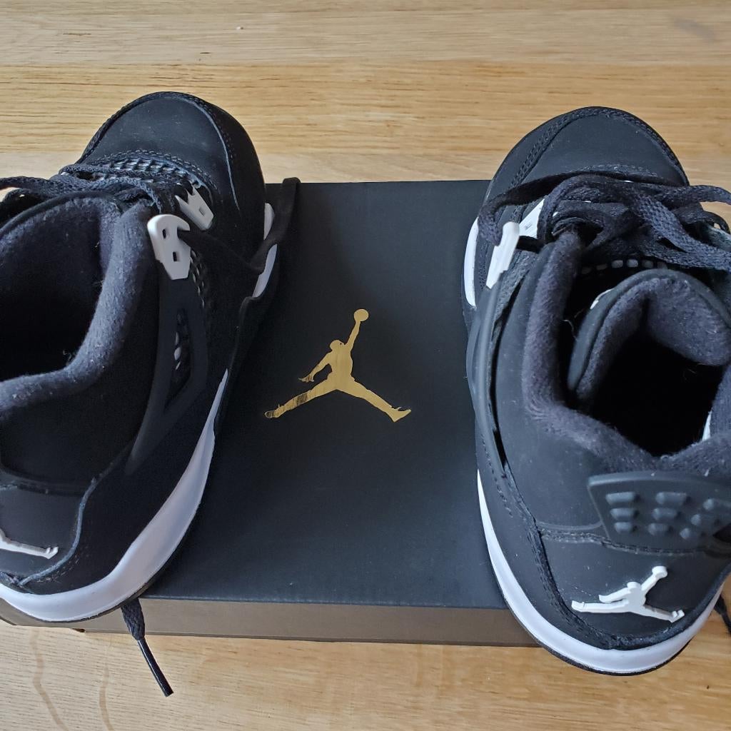 Jordan 4 Retro sportschoenen maat 31, Kinderen en Baby's, Kinderkleding | Schoenen en Sokken, Ophalen of Verzenden, Zo goed als nieuw