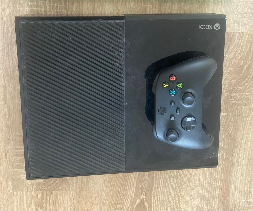 Xbox One met controller, adapter en HDMI kabel, Ophalen of Verzenden, Gebruikt