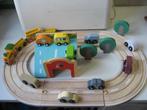 djeco garage hout met autobaan en voertuigen, Kinderen en Baby's, Speelgoed | Houten speelgoed, Ophalen of Verzenden, Zo goed als nieuw