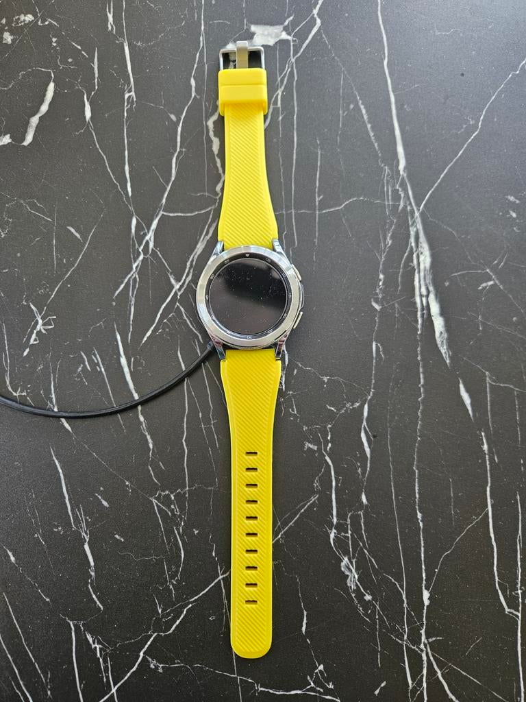 Samsung Galaxy smartwatch 4, Ophalen of Verzenden, Zo goed als nieuw, Zwart, Android