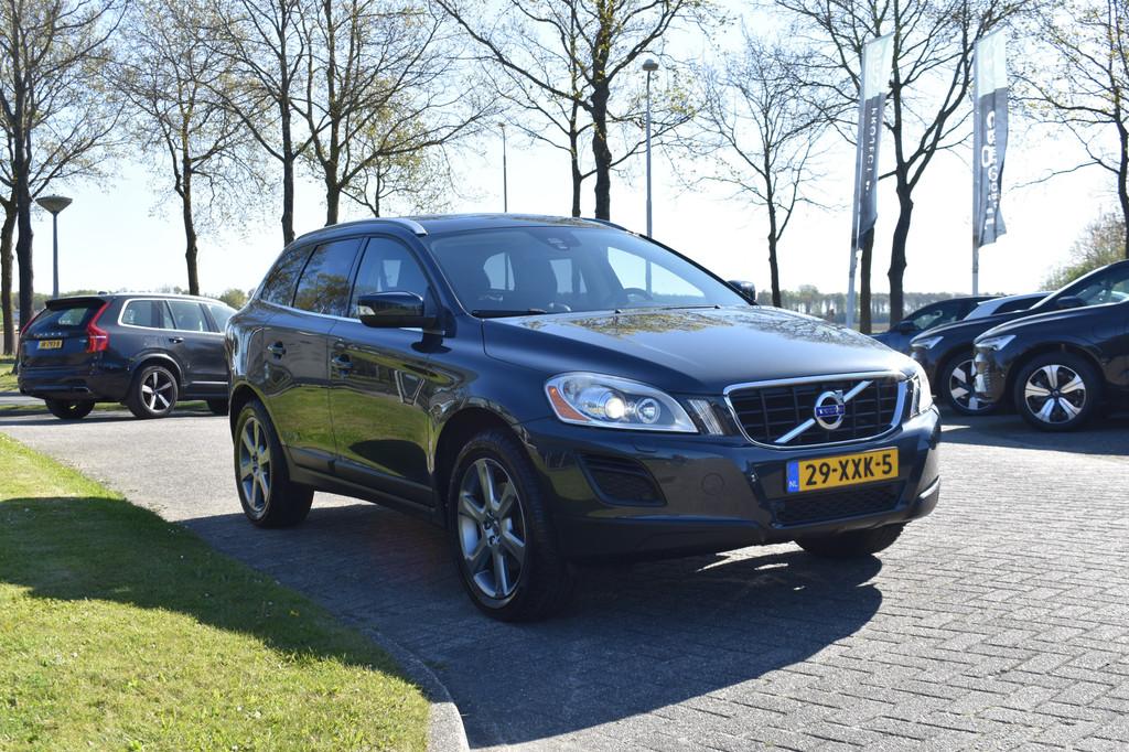 Volvo XC60 2.4 D5 AWD 215PK Automaat Summum | 5-cilinder | L, Auto's, Volvo, Euro 5, 15 km/l, Gebruikt, Zwart