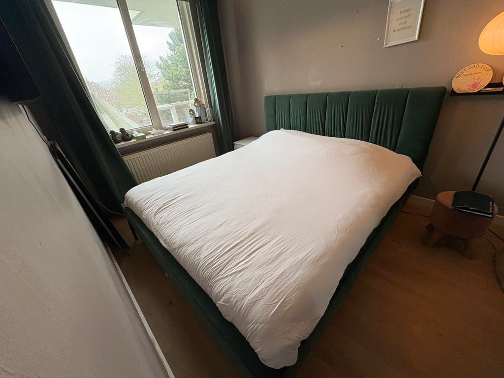 Groen fluweel bed 180x200, Huis en Inrichting, Slaapkamer | Complete slaapkamers, Ophalen, Gebruikt, Tweepersoons
