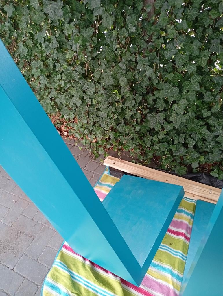 Kinder hoekbureau gratis op te halen, Huis en Inrichting, Bureaus, Ophalen