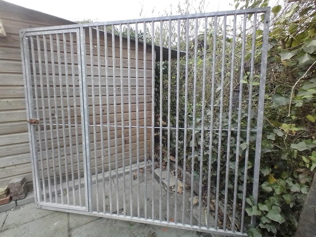 Hondenkennel delen, Dieren en Toebehoren, Hondenhokken, Ophalen, Hondenkennel, 100 cm of meer, 110 cm of meer