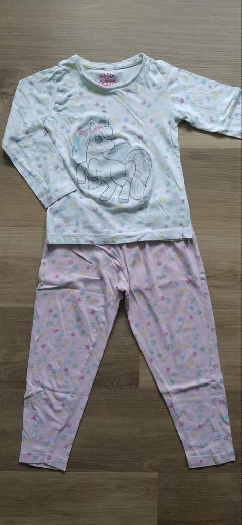 Leuke pyjama met paardje maat 122/128, Nacht- of Onderkleding, Gebruikt, Meisje, Ophalen of Verzenden