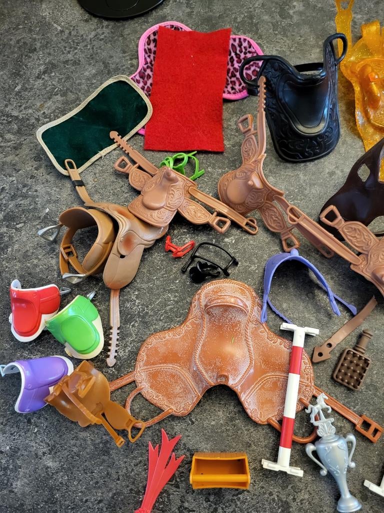 Zadels ,halsters en diversen voor speelgoed paardjes, Ophalen of Verzenden