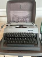 Erika typemachine met bijbehorende box, Diversen, Typemachines, Ophalen, Gebruikt