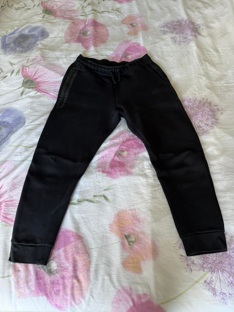 Nike tech joggingbroek, maat 164, zwart, Kinderen en Baby's, Kinderkleding | Maat 164, Ophalen of Verzenden, Gebruikt, Jongen