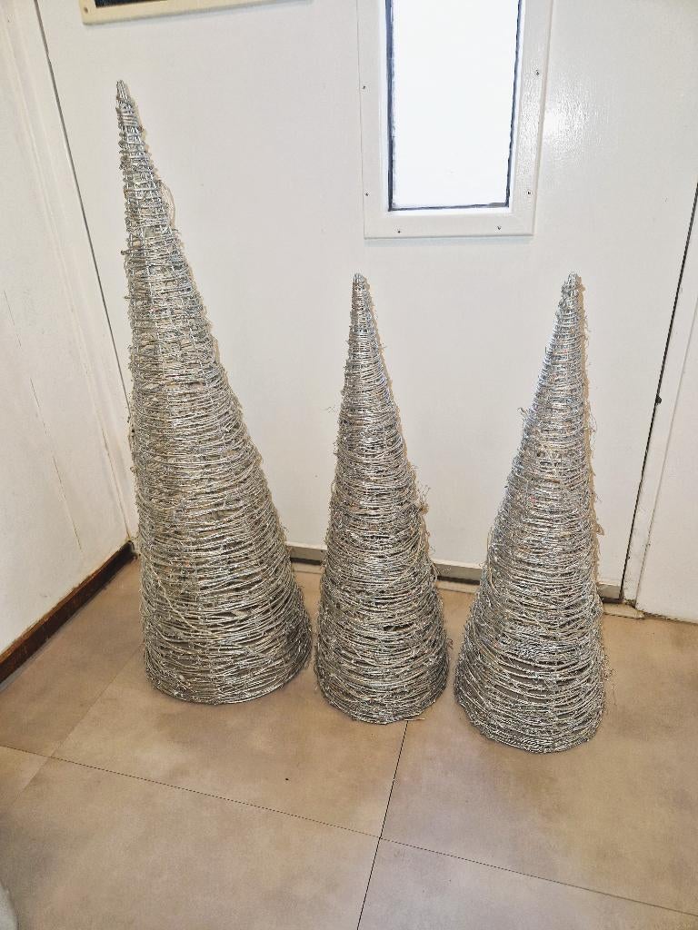 decoratie punt kegels mooi zilverkleurig met glitter 3 x, Ophalen, Zo goed als nieuw