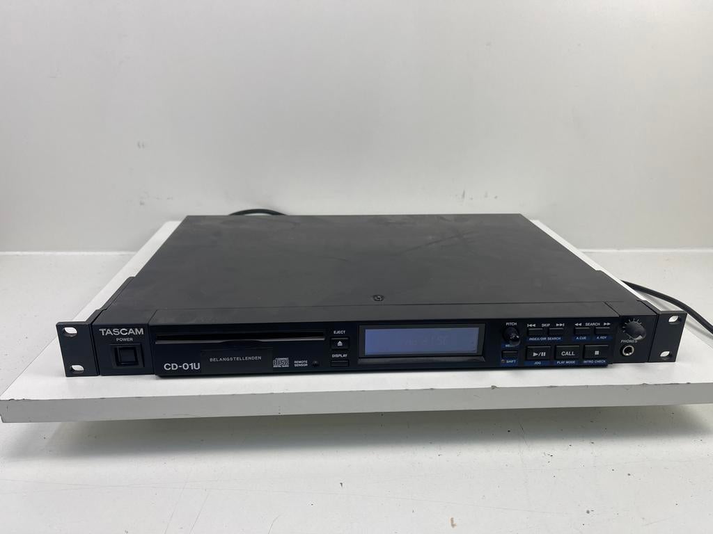 TASCAM CD-O1U Pro Cd Speler Normaal €700,00 nu €125,00 ZGAN, Audio, Tv en Foto, Professionele Audio-, Tv- en Video-apparatuur