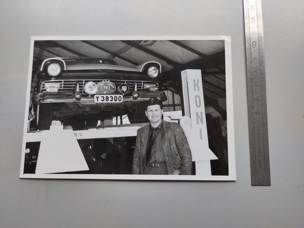 (407) Ford Fairlane Tulpen Rally 1957 persfoto Carstedt, Ophalen of Verzenden, Overige onderwerpen