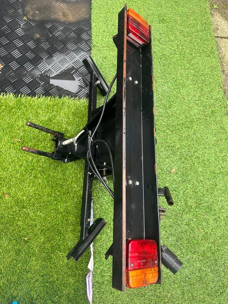 Fietsdrager, Ophalen, Zo goed als nieuw, Trekhaakdrager