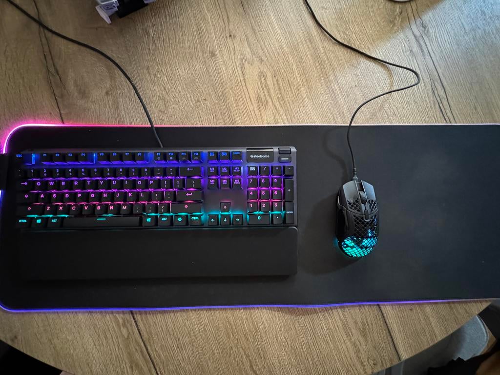 SteelSeries Gaming Set: Apex 5, Aerox 5 & RGB Muismat, Ophalen of Verzenden, Zo goed als nieuw