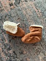 Schattige bruine babyslofjes met teddy voering, Kinderen en Baby's, Babykleding | Schoentjes en Sokjes, Ophalen of Verzenden, Zo goed als nieuw