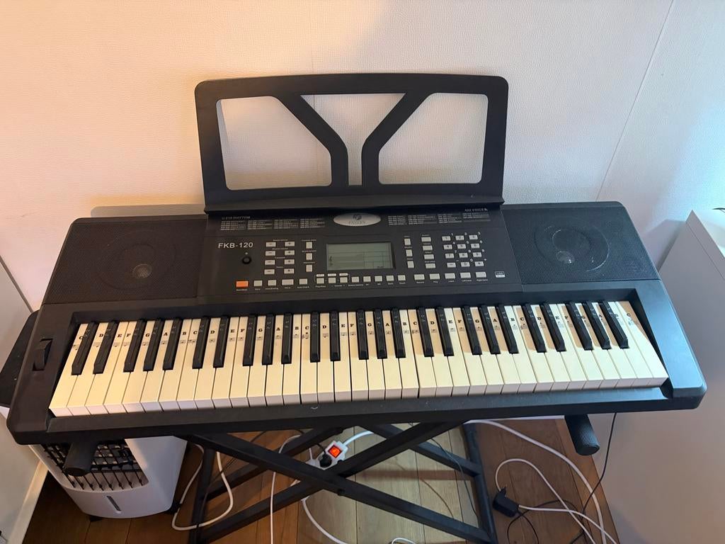 Keyboard Fazley FKB-120 met standaard en krukje, 61 toetsen, Zo goed als nieuw, Met standaard, Ophalen