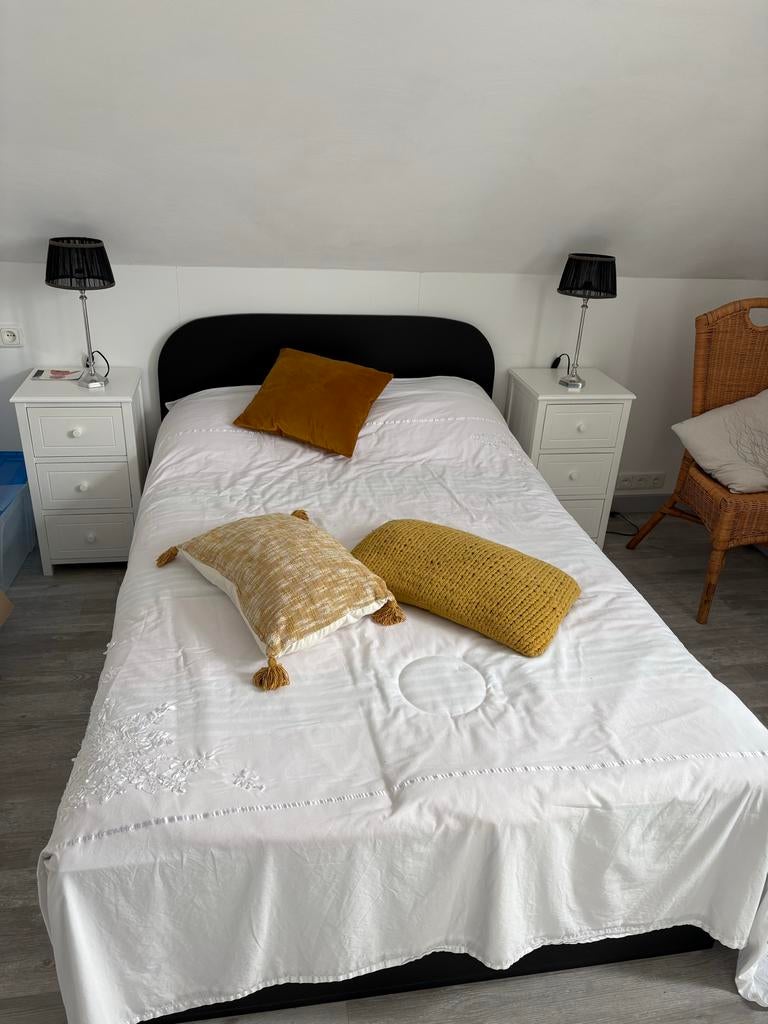 Twijfelaar bed met nachtkastjes - 126x196cm, Huis en Inrichting, Ophalen, Gebruikt, 65 cm of meer