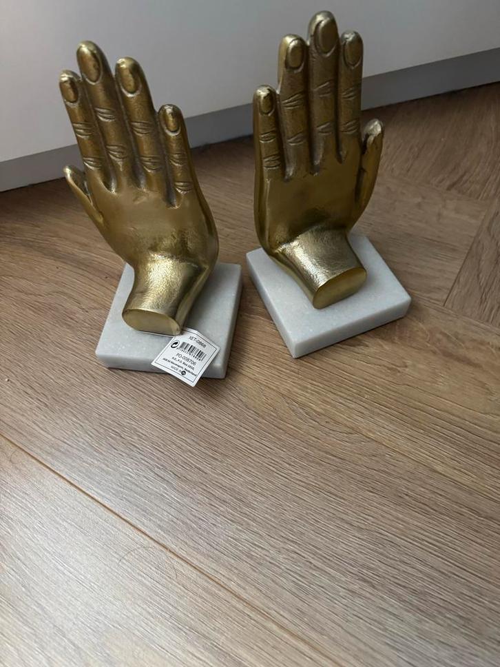 Boekensteunen HD Living - Gouden Handen op Marmeren Voet, Huis en Inrichting, Woonaccessoires | Overige, Nieuw, Ophalen of Verzenden