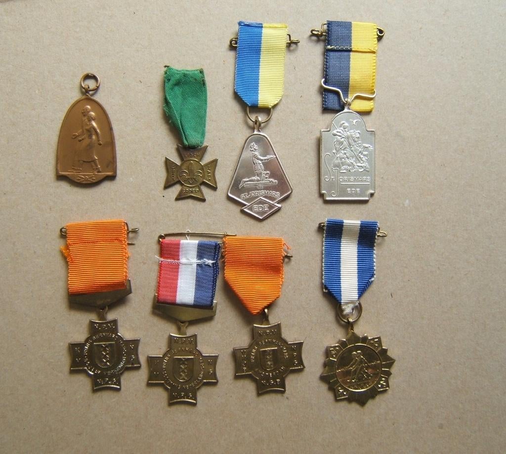 scouting medailles vanaf 1946 padvinders, Verzamelen, Scouting, Gebruikt, Embleem, Speld of Insigne, Verzenden