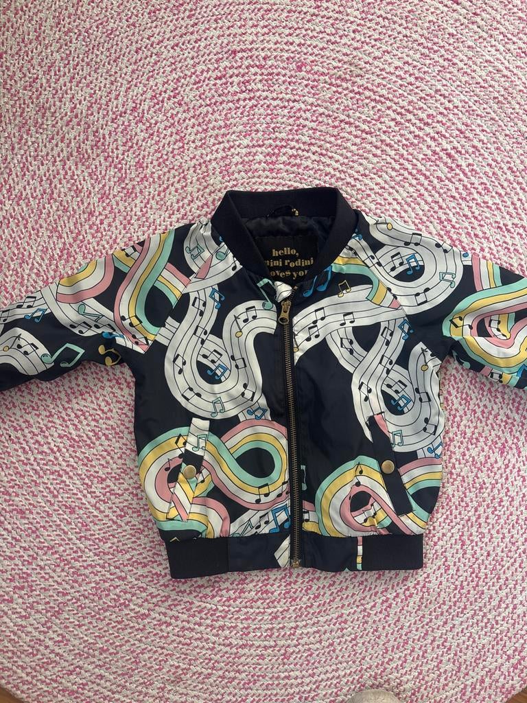 Mini Rodini jasje maat 92/98 met muzieknoten print, Ophalen of Verzenden, Gebruikt, Jongen of Meisje, Jas