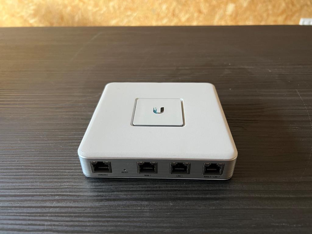 Ubiquiti UniFi Security Gateway USG router firewall, Computers en Software, Routers en Modems, Ophalen of Verzenden, Zo goed als nieuw