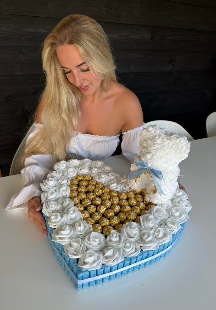 Luxe chocolade hart met ferrero & rozen - perfect cadeau!, Hobby en Vrije tijd, Feestartikelen, Ophalen, Nieuw