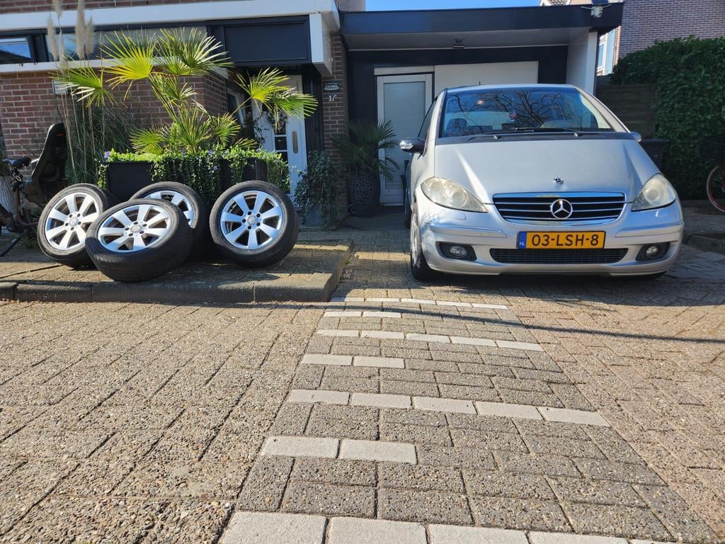 Mercedes A200 Avantgarde   APK tot 2026  ∆ NIEUWE ACCU ∆, Auto's, Mercedes-Benz, 136 pk, 4 cilinders, 400 kg, Handgeschakeld