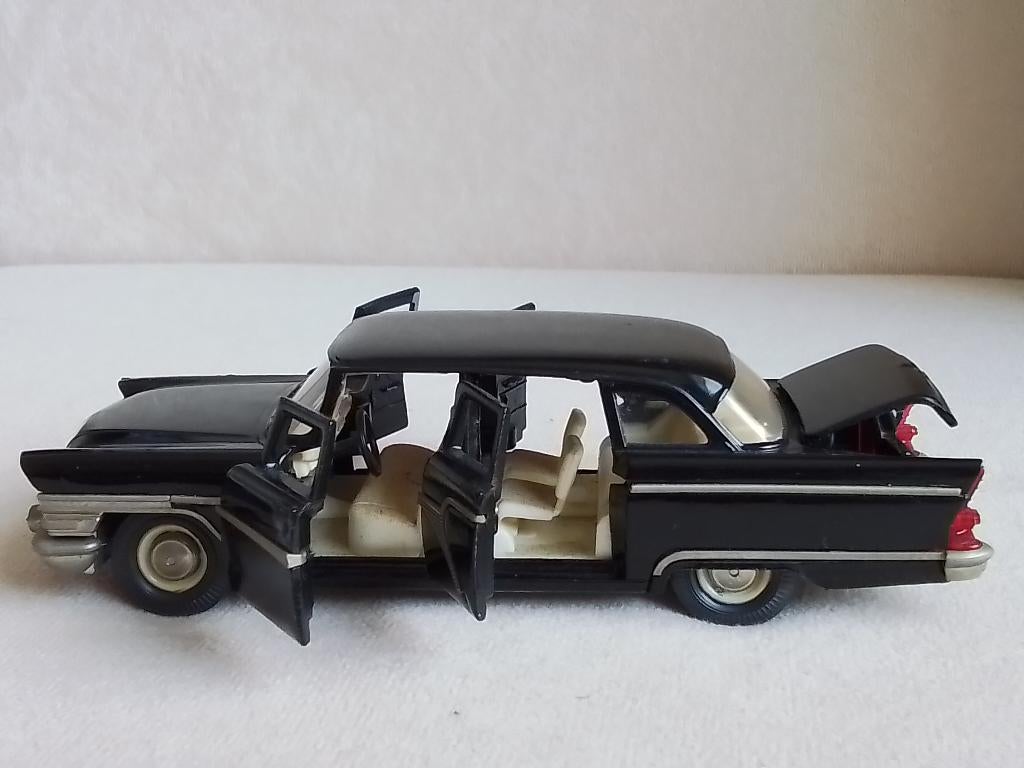 Gaz 13 Chaijka Seagull Limousine A15 Cccp Novoexport ussr, Ophalen of Verzenden, Zo goed als nieuw, Auto, Overige merken