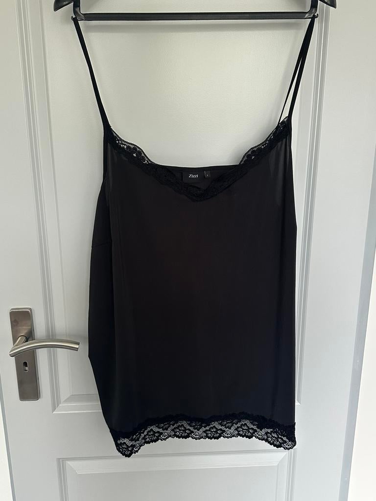 Zwart topje Zizzi met kanten randje mt. L, Kleding | Dames, Grote Maten, Ophalen of Verzenden, Zo goed als nieuw, Zwart, Shirt of Top
