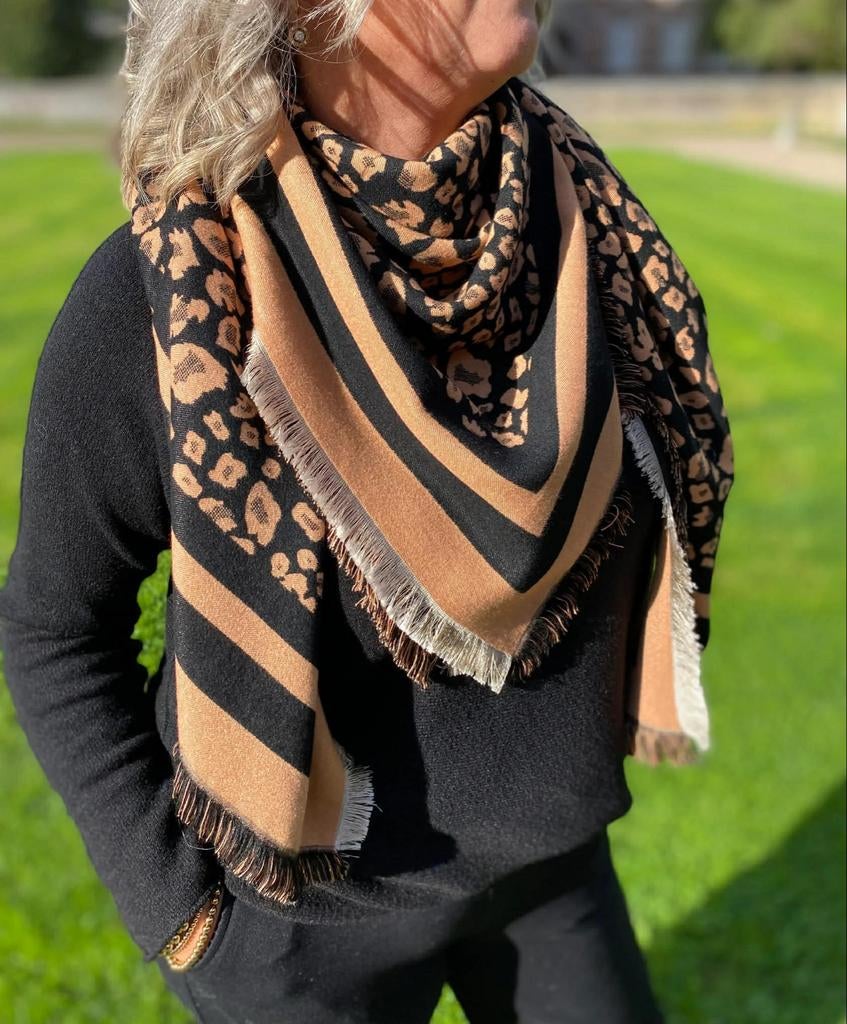 Nieuwe vierkante sjaal met print in camelkleur, Ophalen of Verzenden, Nieuw, Sjaal