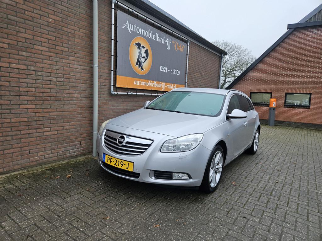 Opel Insignia Sports Tourer 2.0 T Edition 4x4 (bj 2009), Auto's, Opel, Stof, Zwart, 4 cilinders, 11 km/l