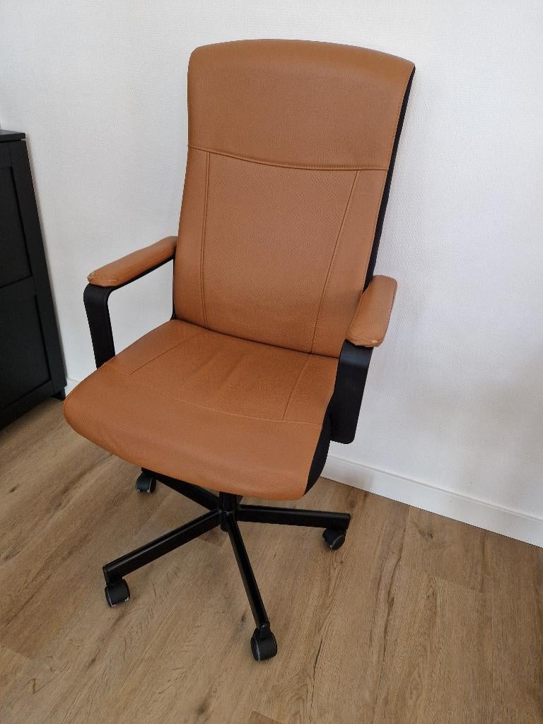 Bureaustoel Millberget Ikea, goudbruin, in nette staat, Huis en Inrichting, Bureaustoelen, Ophalen, Gebruikt, Zwart, Bureaustoel