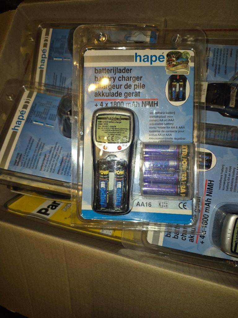 8x Hapé NV33 + 8x Panasonic BQ829 Batterijlader - Nieuw, Ophalen of Verzenden, Nieuw, Oplaadbaar