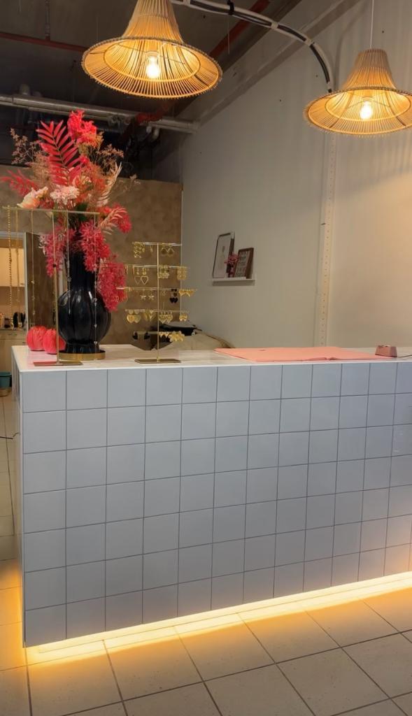 Toonbank winkelinrichting GRATIS ZSM, Huis en Inrichting, Barren, Gebruikt, Ophalen