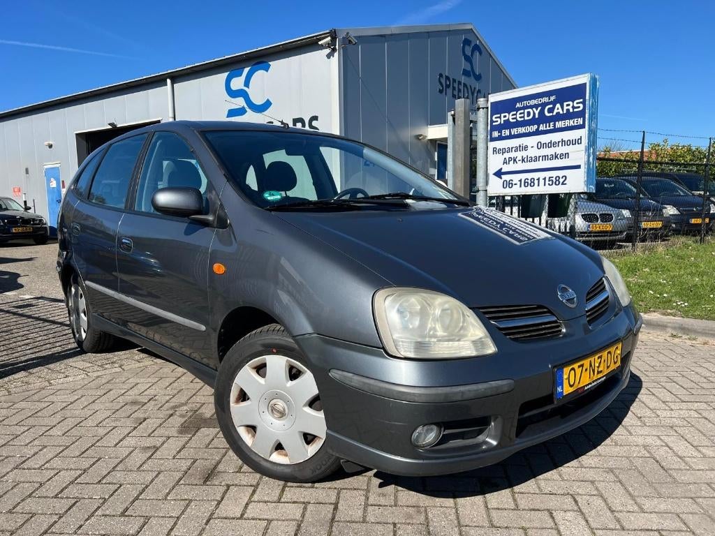 Nissan Almera Tino 1.8 2004 Clima PDC Camera Trekhaak, Auto's, Nissan, Stof, 4 cilinders, Almera Tino, Origineel Nederlands