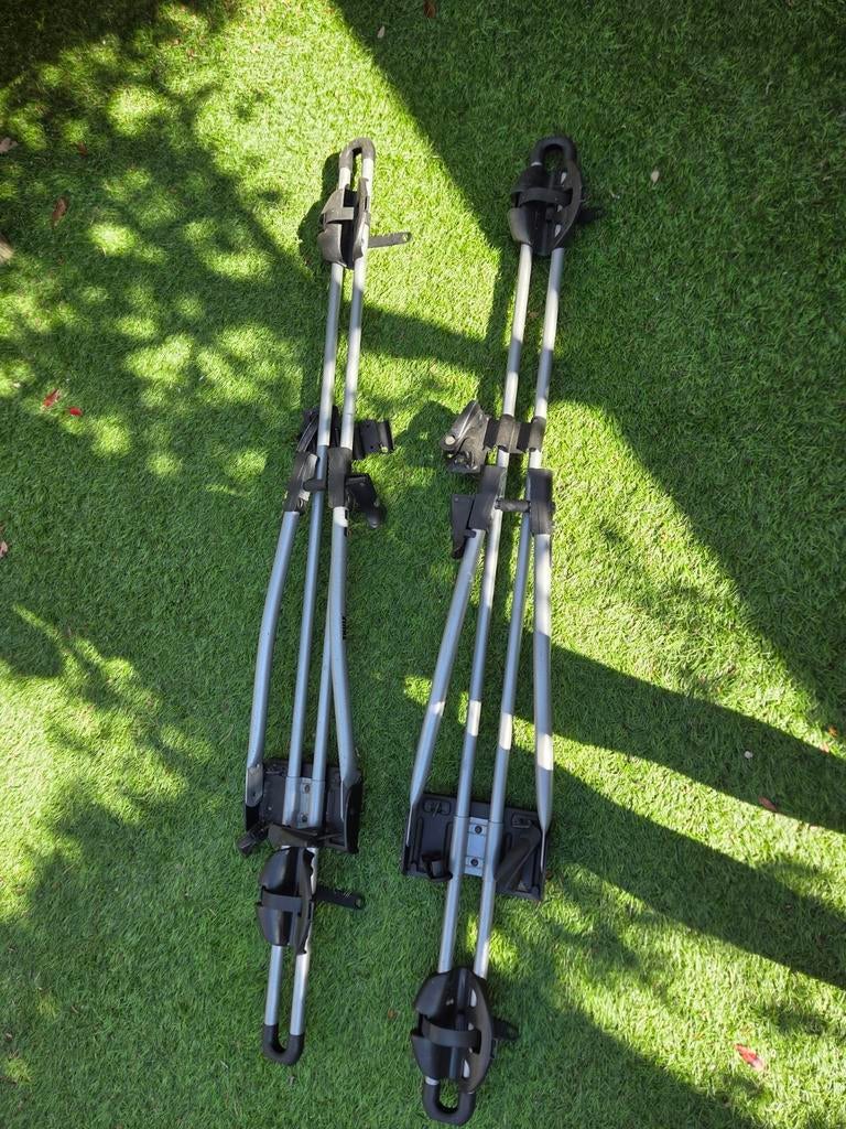 Thule fietsendrager 532 2 stuks, Ophalen, Dakdrager