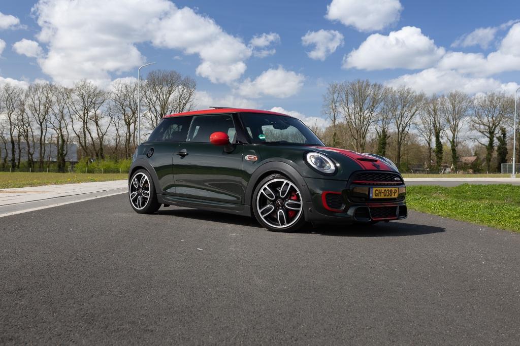 Mini 2.0 John Cooper Works, 1998 cc, 1195 kg, 4 cilinders, 4 stoelen