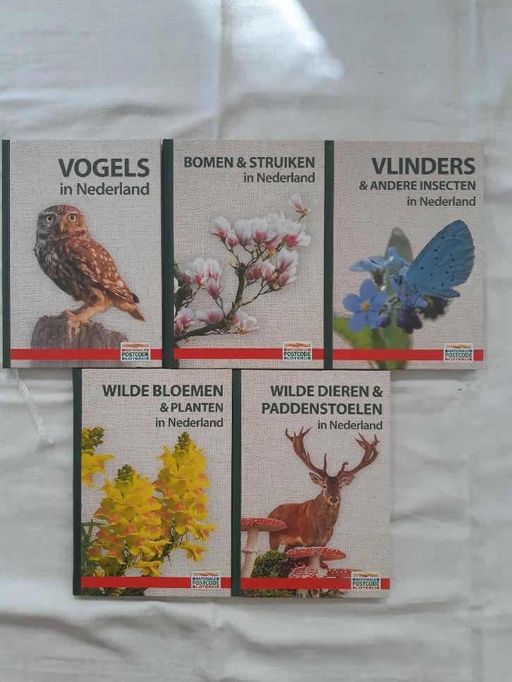 Postcodeloterij 5x vogels bomen bloemen vlinders paddestoel, Boeken, Natuur, Zo goed als nieuw, Natuur algemeen, Ophalen of Verzenden