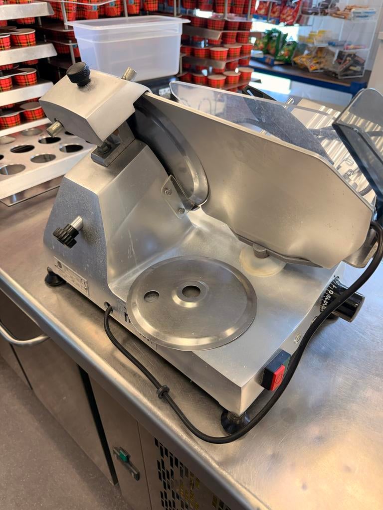 Compacte en goed werkende snijmachine, Ophalen of Verzenden, Gebruikt, Bakkerij en Slagerij