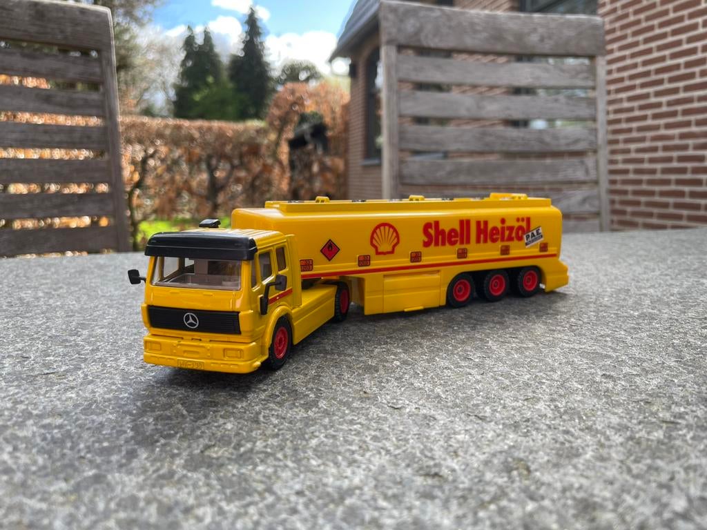 Siku 3511 - Mercedes SK tankwagen Shell, Hobby en Vrije tijd, Modelauto's | 1:50, Ophalen of Verzenden, Nieuw, Bus of Vrachtwagen
