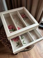 Kistje vakkist vitrinekistje hout wit roosjes met lade, Ophalen of Verzenden, Gebruikt