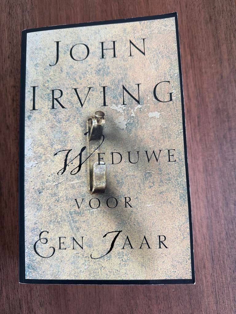 John Irving - Weduwe voor een jaar - Gesigneerd, Ophalen of Verzenden, Zo goed als nieuw, Nederland