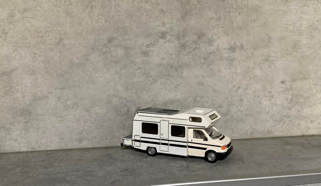 VW camper met alkoof, Hobby en Vrije tijd, Modelauto's | 1:43, Ophalen of Verzenden, Gebruikt, Auto