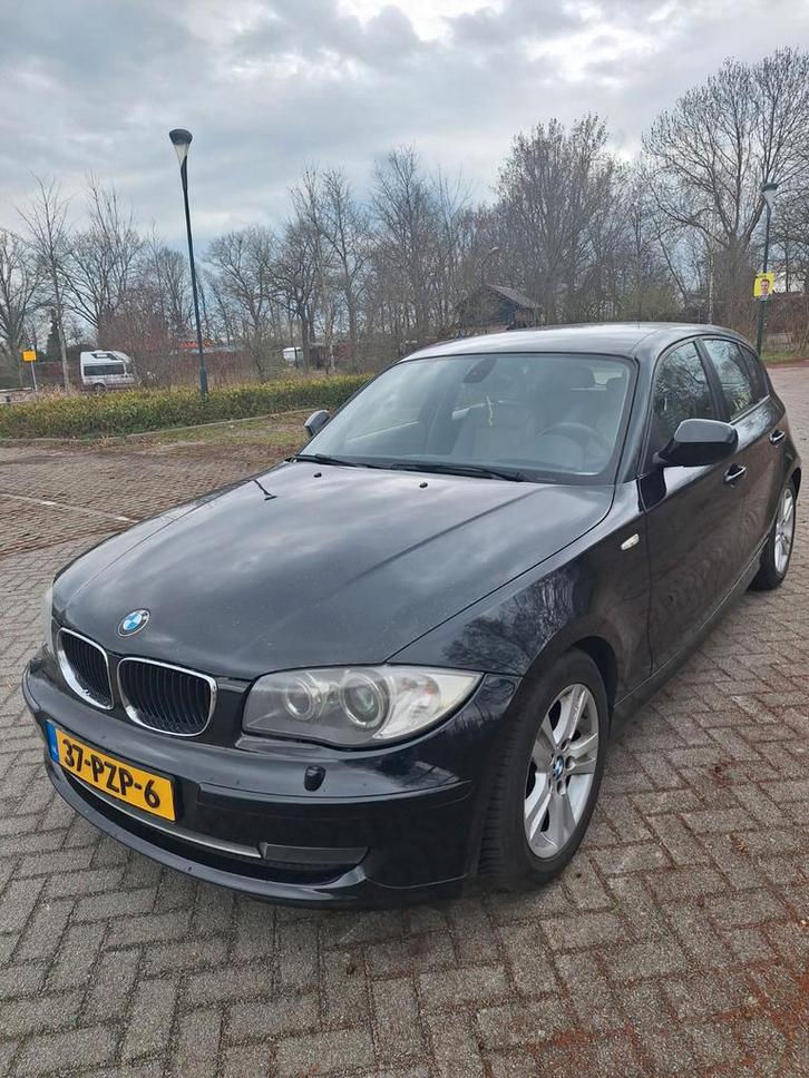 BMW 1-Serie 2.0 116I 5DR 2011 Zwart, Auto's, BMW, Particulier, 1-Serie, ABS, Adaptive Cruise Control, Airbags, Airconditioning