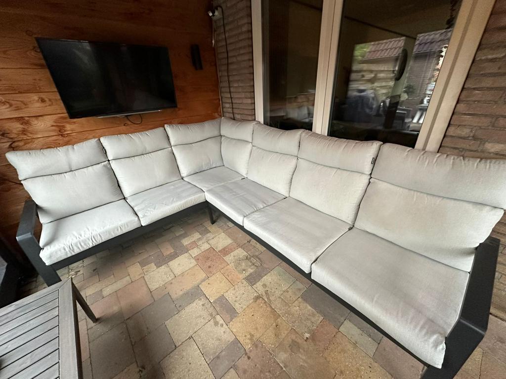 Loungebank buiten Intratuin, Tuin en Terras, Tuinsets en Loungesets, Ophalen, Zo goed als nieuw, Bank