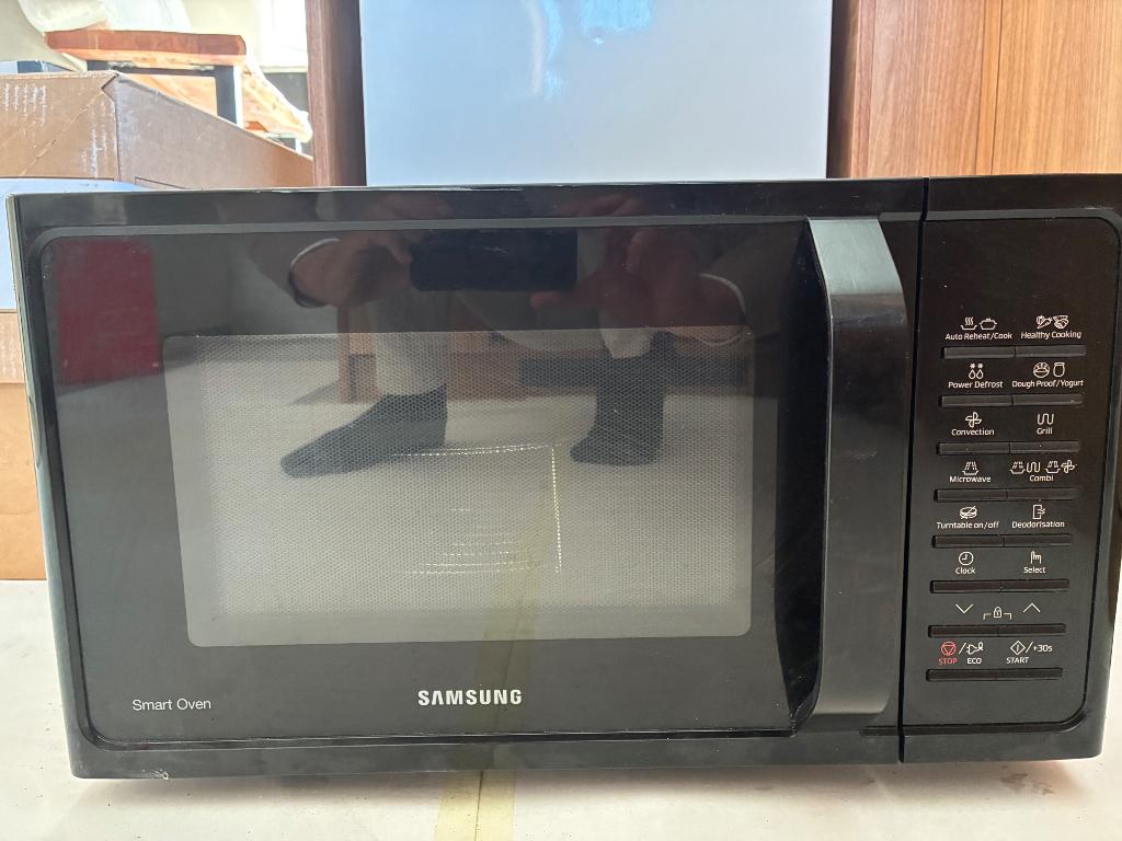 Samsung Smart Oven Combimagnetron (2020) – 149 euro nieuw, Ophalen, Combimagnetron, Gebruikt, Hete lucht