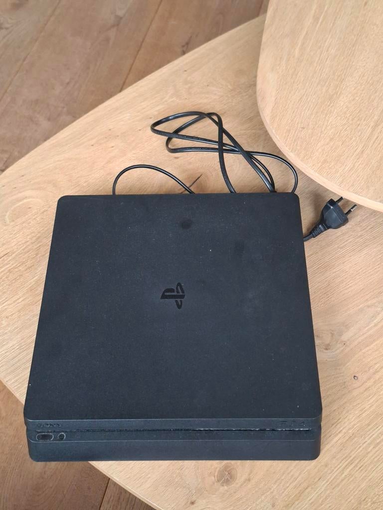PS4, Spelcomputers en Games, Spelcomputers | Sony PlayStation 4, Gebruikt, Original, Met 2 controllers, Met games, Ophalen