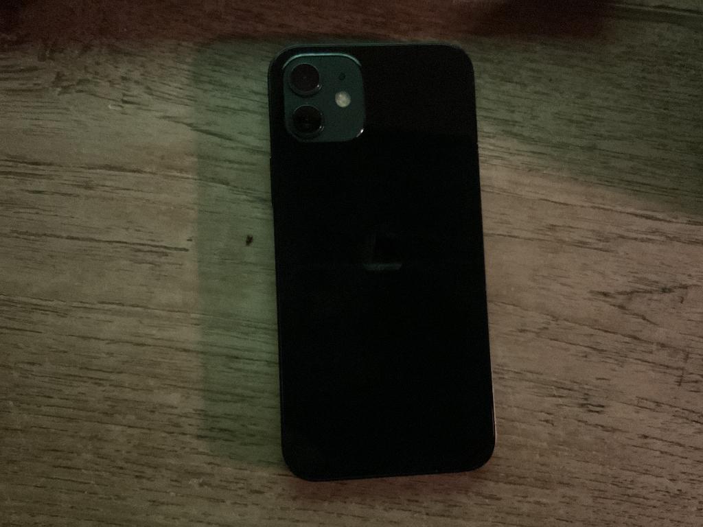 Lichte krasjes iphone 12, Computers en Software, Overige Computers en Software, Zo goed als nieuw, Ophalen of Verzenden