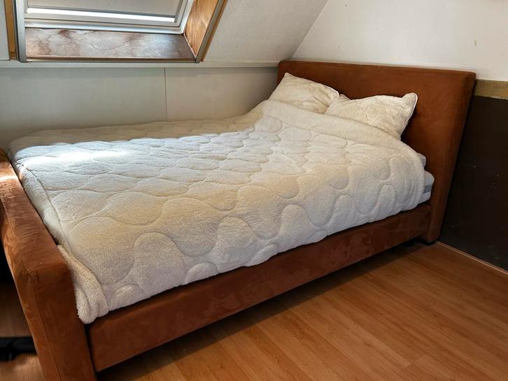 Comfortabele boxspring met matras - Eastborn Cantate, Huis en Inrichting, Slaapkamer | Boxsprings, Gebruikt, 160 cm, 200 cm, Tweepersoons