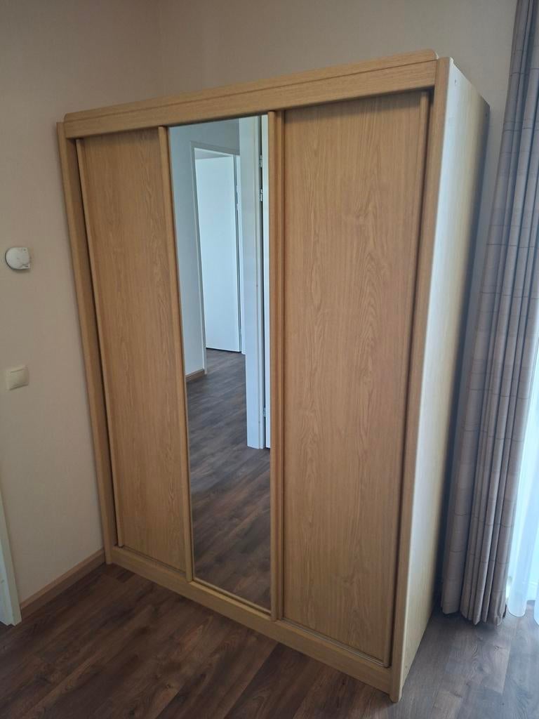Kledingkast met schuifdeuren en spiegel, Ophalen, Gebruikt, Met plank(en), 150 tot 200 cm