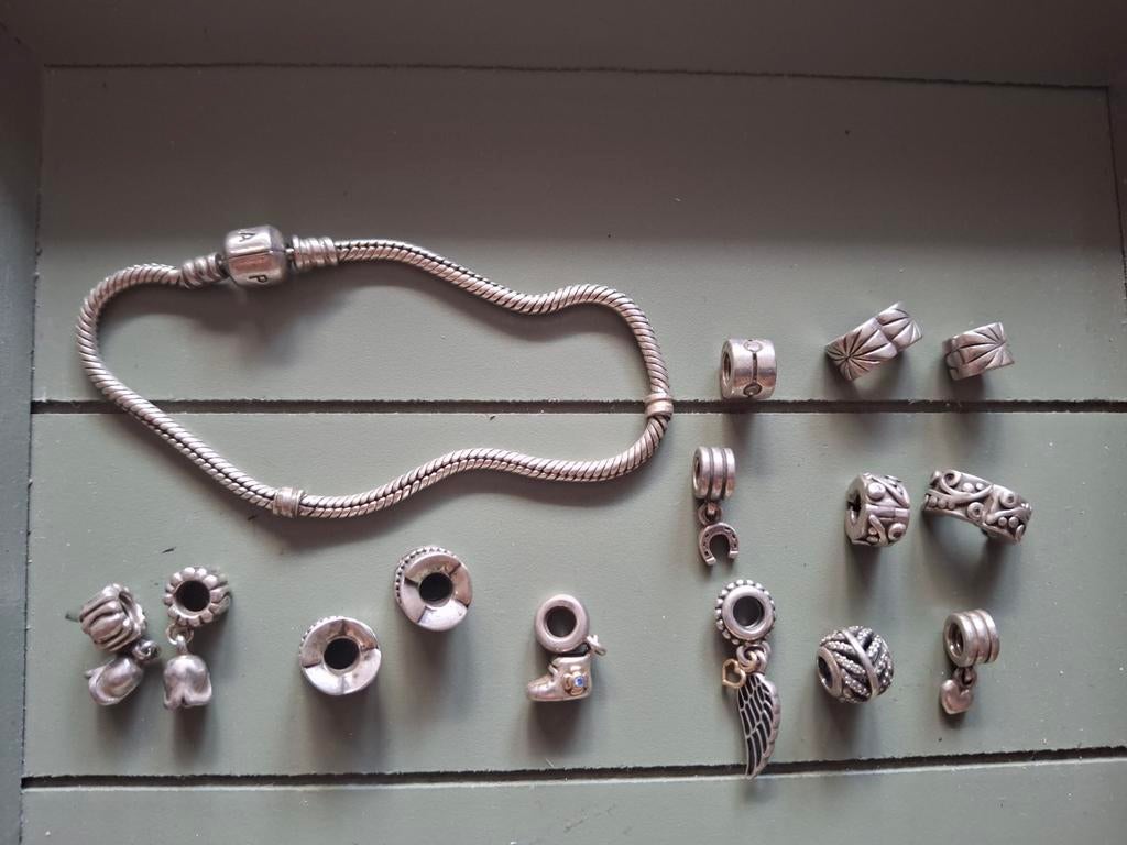 Pandora armband met diverse bedels en stoppers, Ophalen of Verzenden, Zo goed als nieuw, Zilver, Zilver